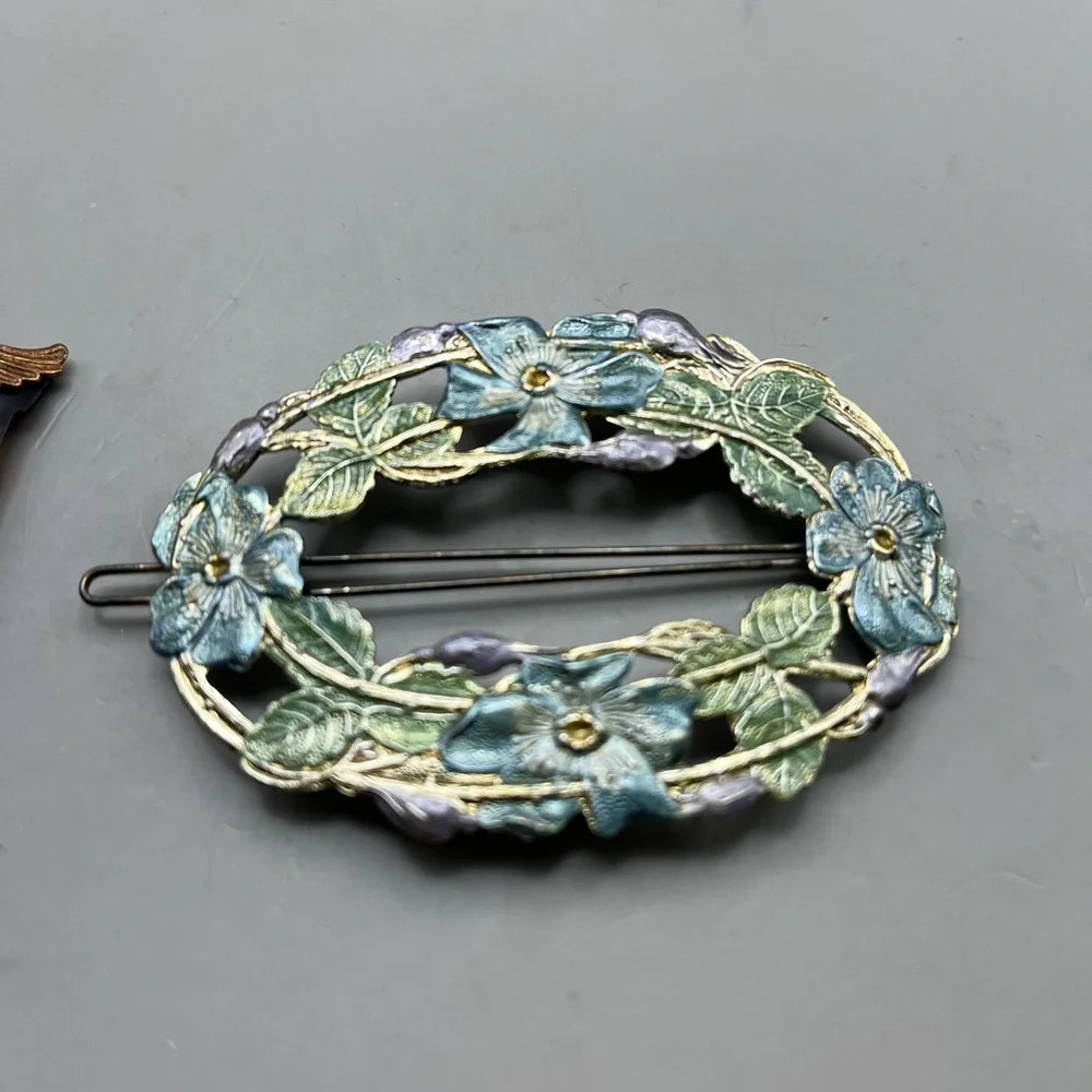 Elegant Hair Comb Set with Floral and Metallic Designs